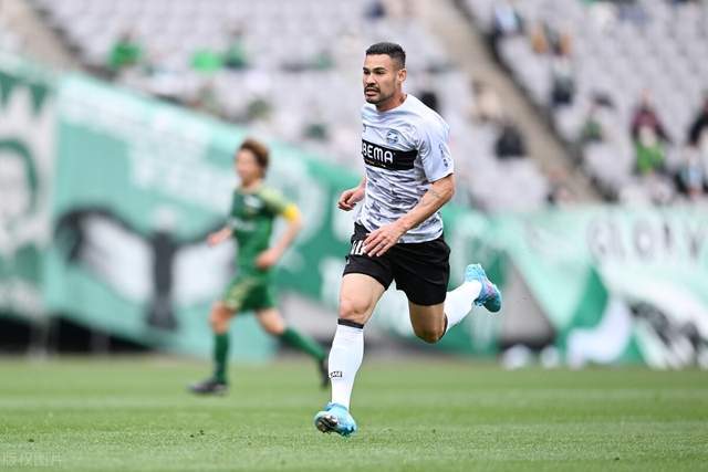 皇家马德里拒绝低于7000万欧元的卡马文加报价，转会前景黯淡